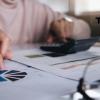  Ajustarea criteriilor de mărime pentru microentităṭi şi întreprinderi sau grupuri mici, mijlocii şi mari în raport cu auditul financiar